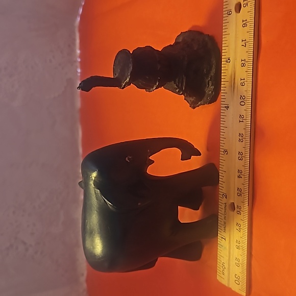 Coal stove and wooden elephant 🐘 ( handmade) - Picture 8 of 9